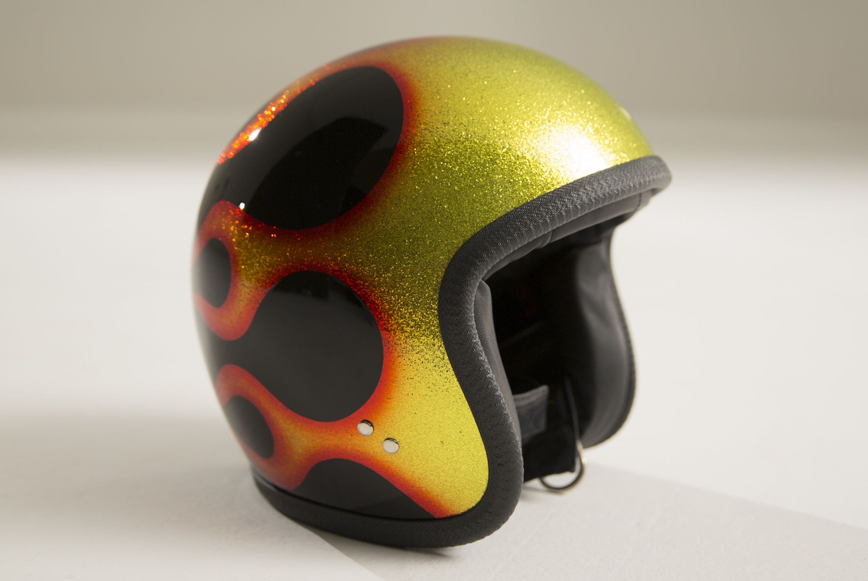 Jet style motorcycle helmet