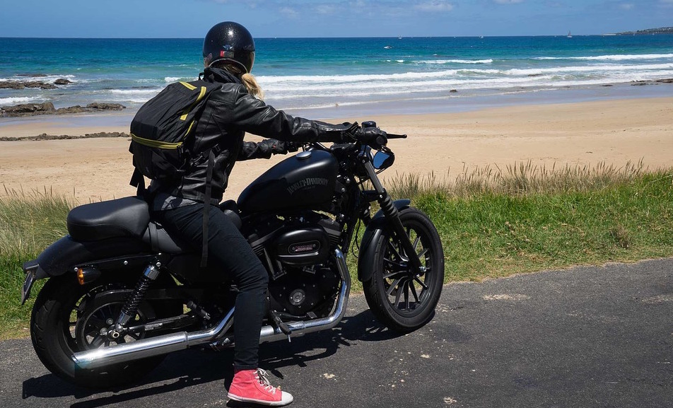 Check out the expert's tips for safe motorcycling in France - Bikesure