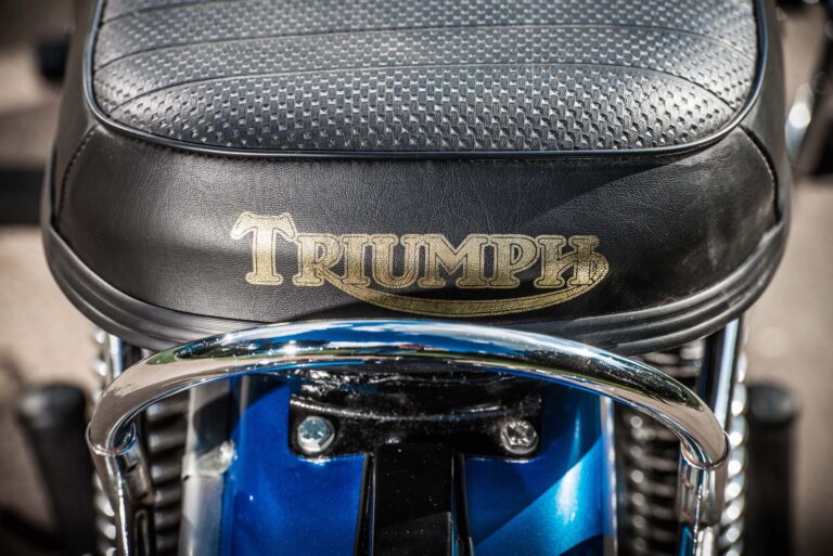 Triumph Tiger TR6 seat detail