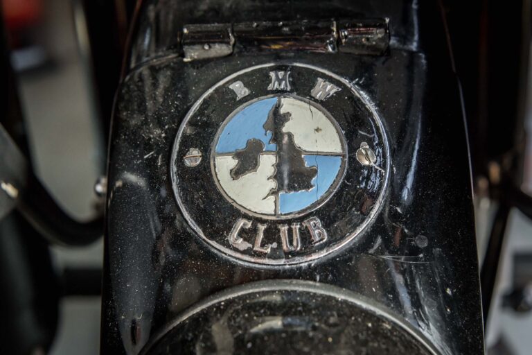 BMW R60/2 club badge