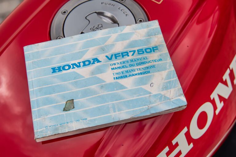 Honda VFR750F owners manual