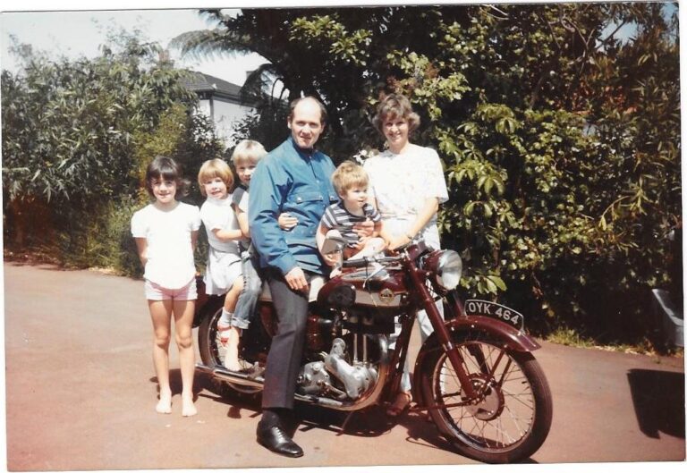 The Ariel in New Zealand, Christmas 1986, with Robin and family