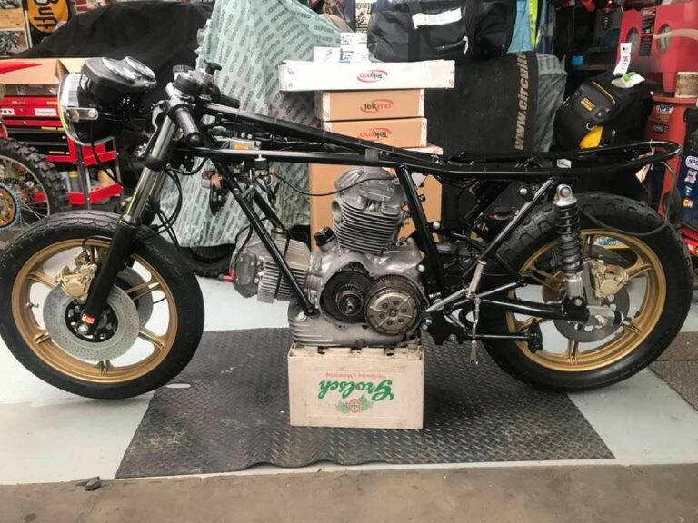 Ducati 900SS rebuild