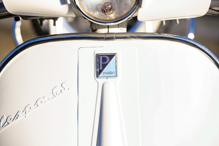 Close up on the front of the Vespa GS160