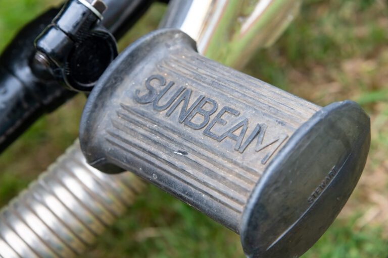 Sunbeam S8 footrest
