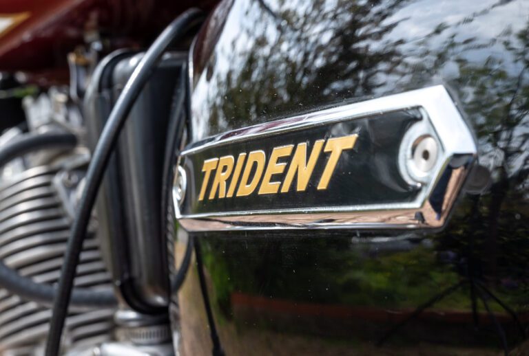 Triumph Trident badge