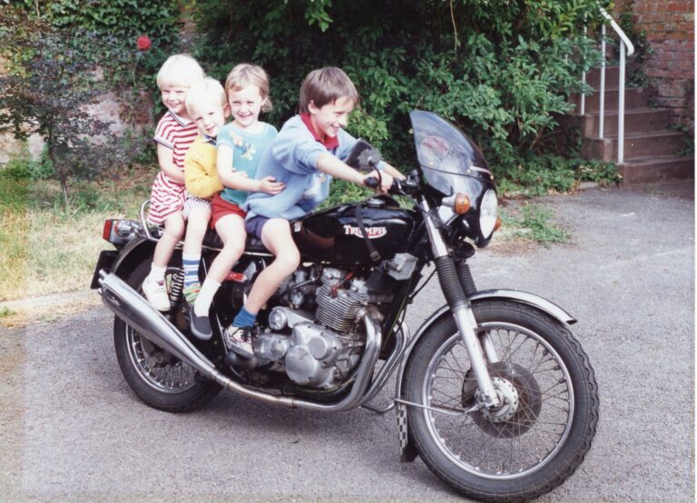 Triumph Trident T160 with kids