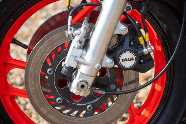 Yamaha RD500LC front wheel